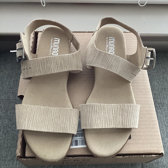 Munro Cleo Sandal - Multiple Widths Available (Women) 10W - Picture 1 of 7